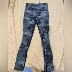 Black camo leggings